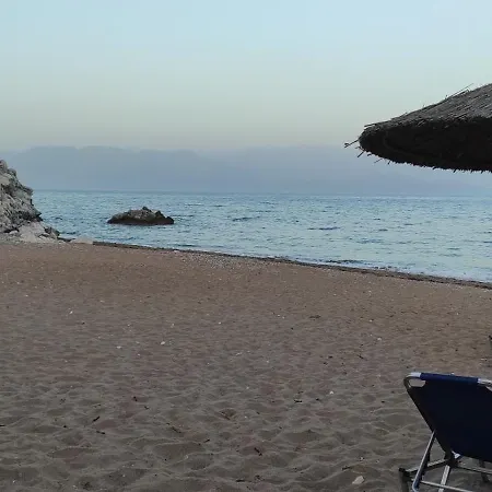 Semesterbostad Dimitras 2 Bedroom Kalamaki (Messinia)