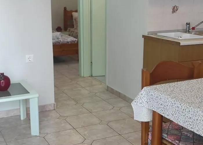 Dimitras 2 Bedroom Ferienhaus *